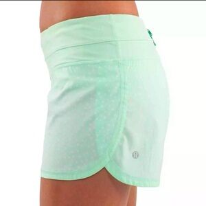 Lululemon Groovy Run Short Petit Dot Fresh Teal Mint White Polka Dot Size 6